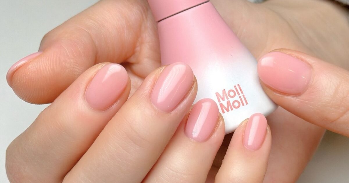 Аккуратный маникюр без дизайна: как выглядит сейчас