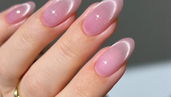 Маникюр с мягким блеском: альтернатива глянцу