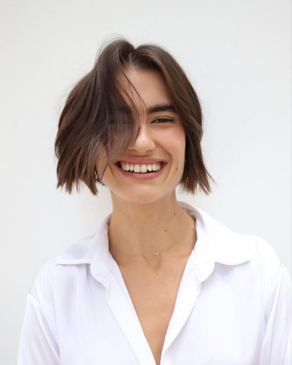 Что в прическе делает образ неухоженным