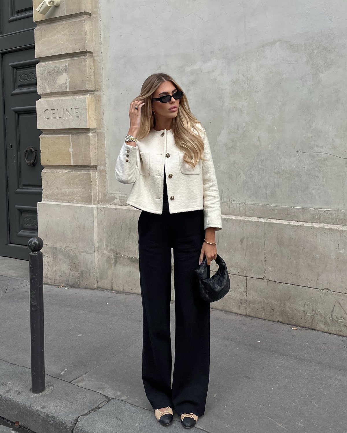 Простая одежда без лишних деталей: почему она выглядит аккуратнее