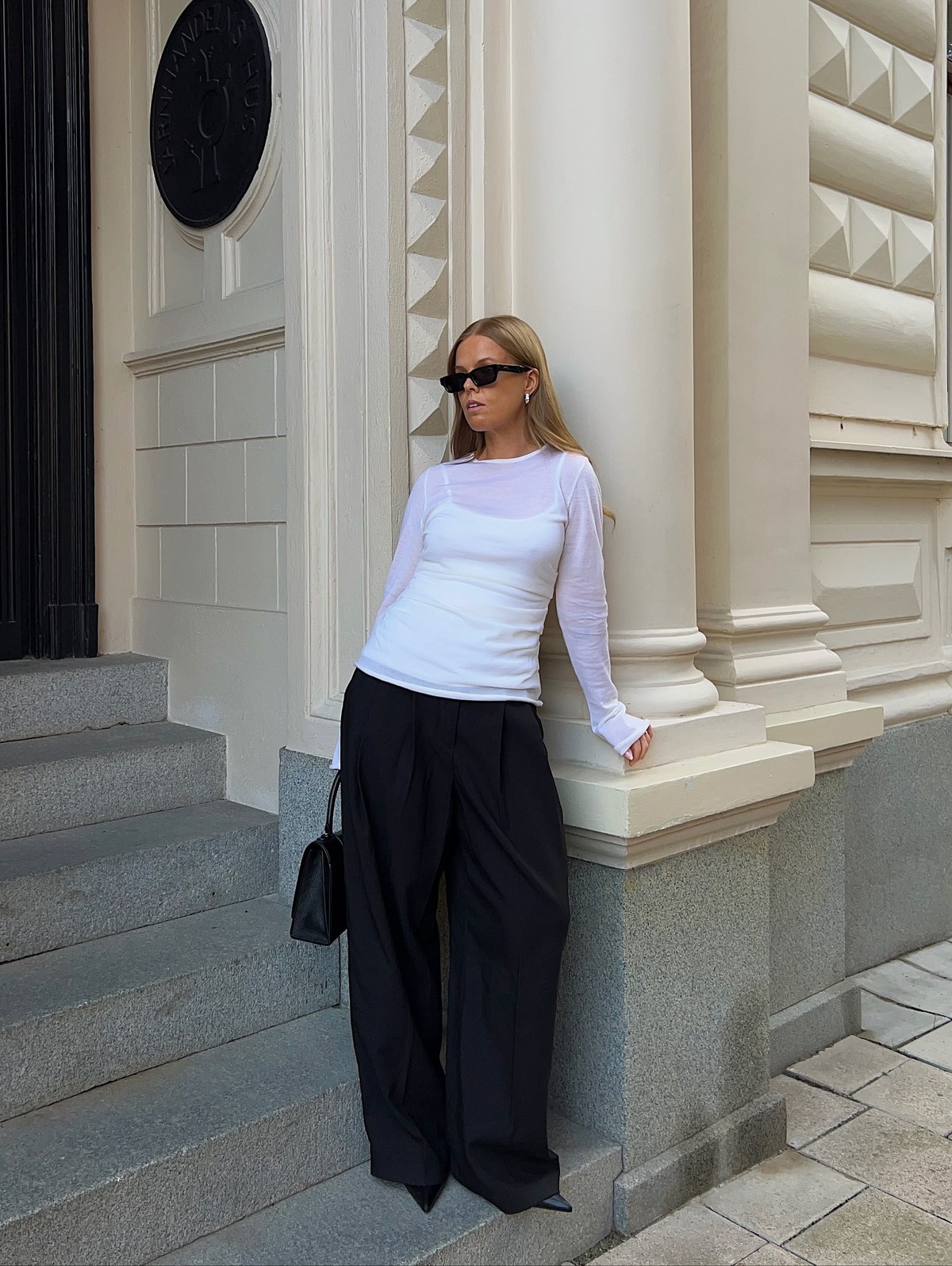 Вместо сложных сочетаний: простая одежда, которая выглядит аккуратнее