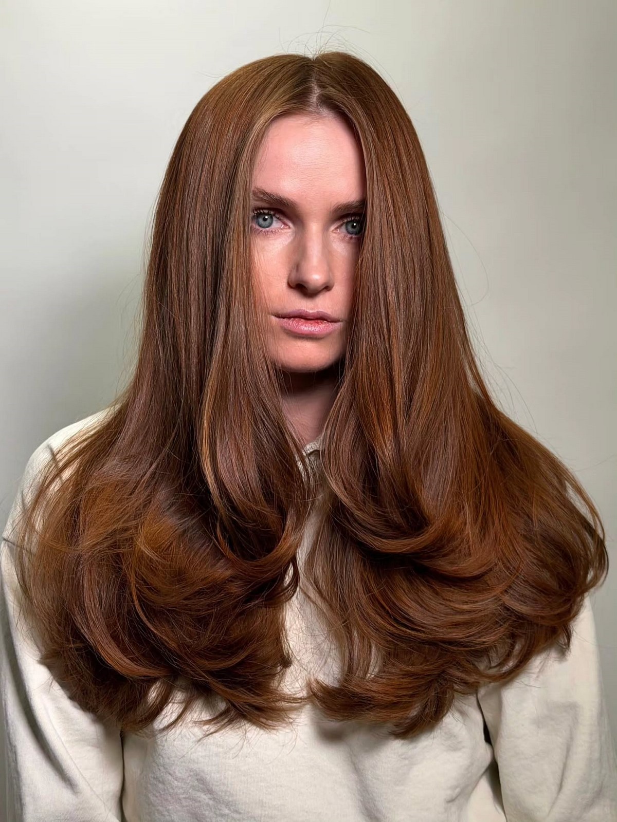 Что в прическе делает образ неухоженным