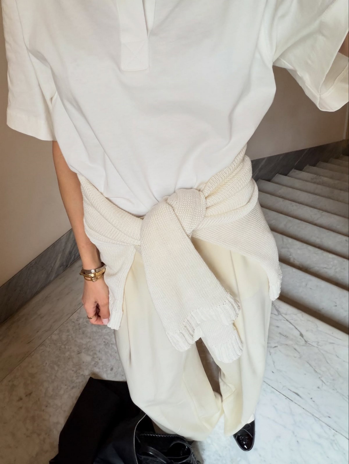 Простая одежда без лишних деталей: почему она выглядит аккуратнее