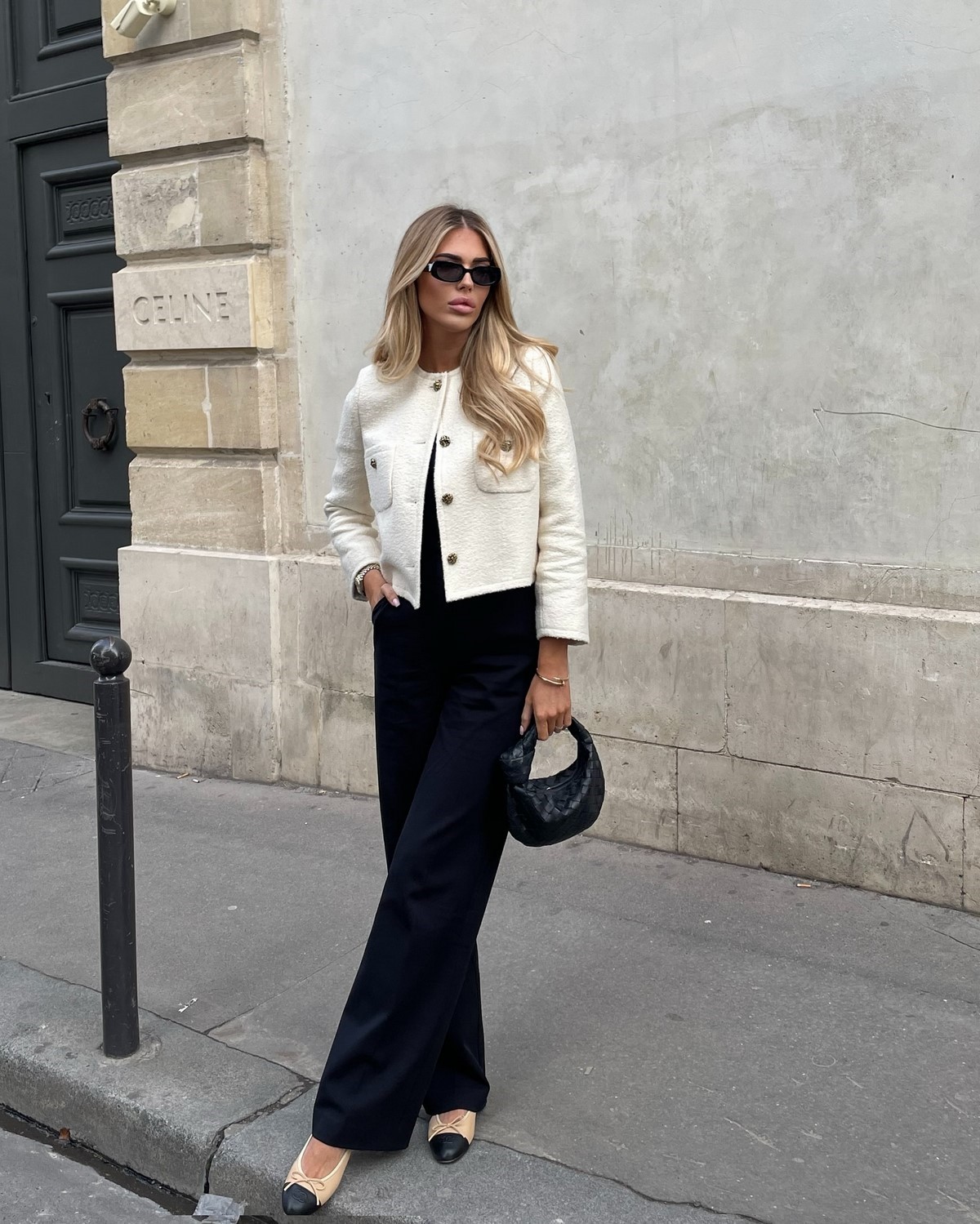 Вместо ярких деталей: спокойные акценты, которые делают образ чище