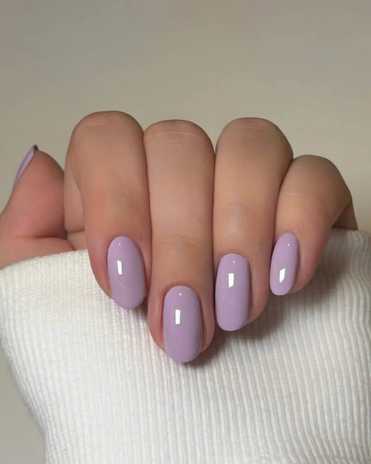 Аккуратный маникюр без дизайна: как выглядит сейчас