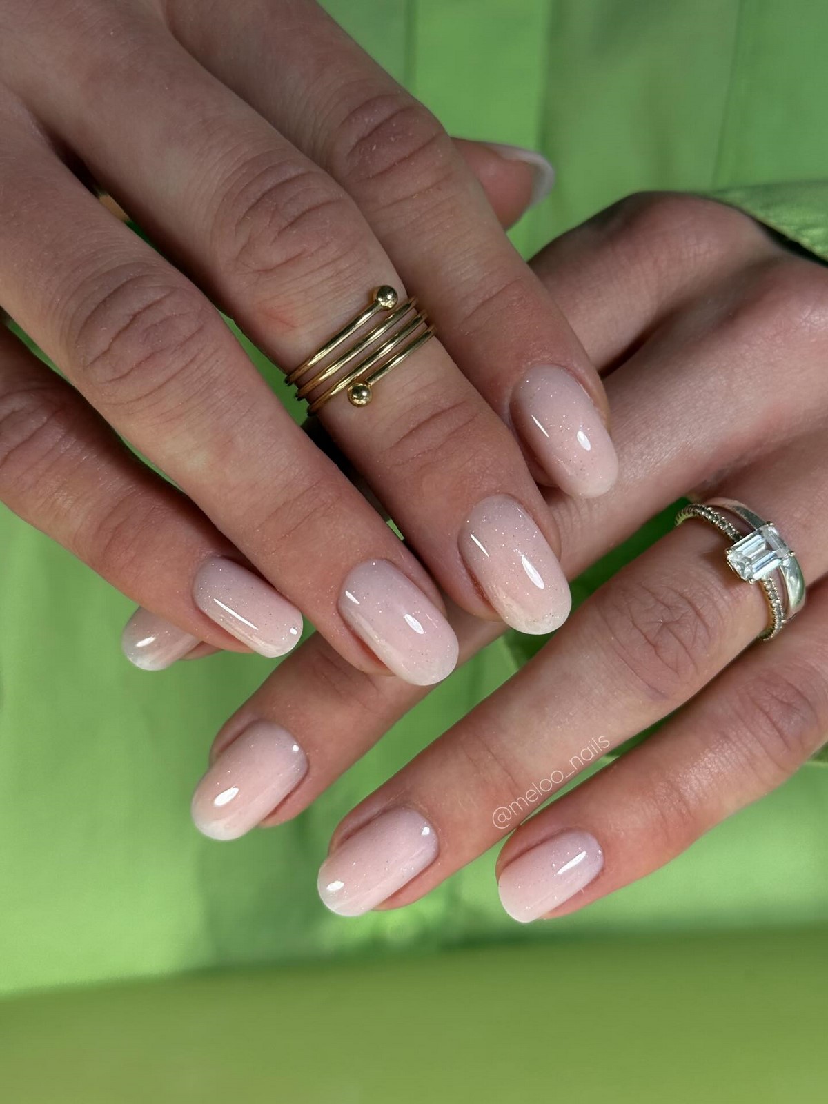 Маникюр без плотного покрытия: легкий эффект на ногтях