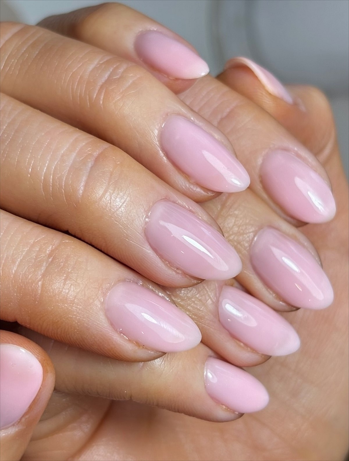 Что делает маникюр визуально неаккуратным