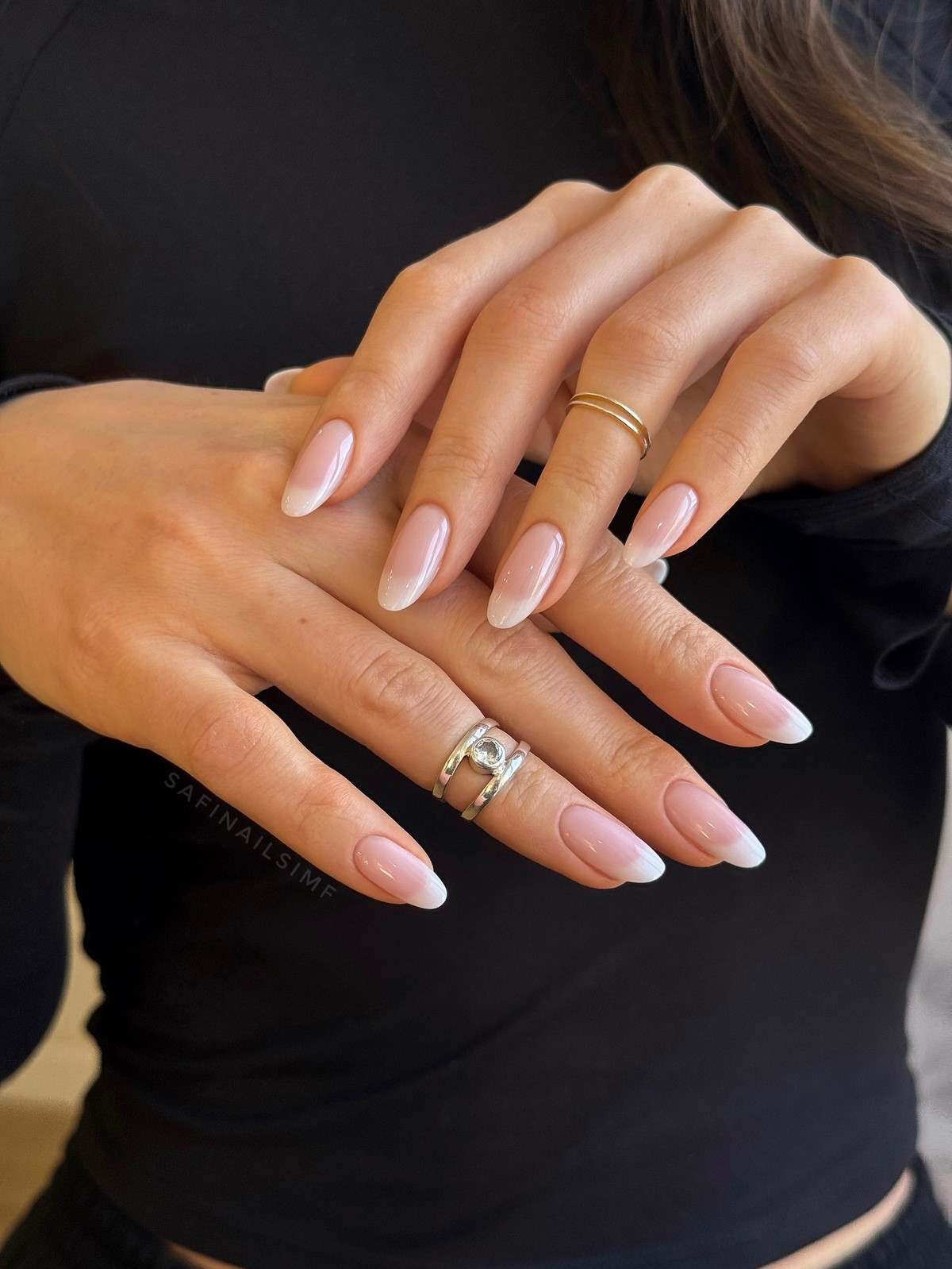 Аккуратный маникюр без дизайна: как выглядит сейчас