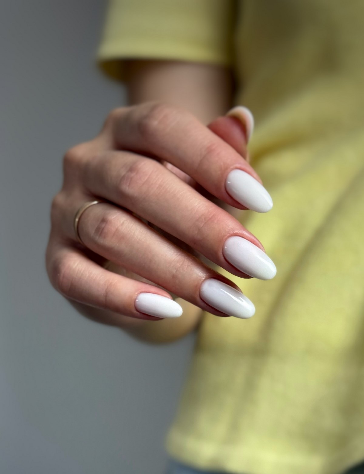 Аккуратный маникюр без дизайна: как выглядит сейчас