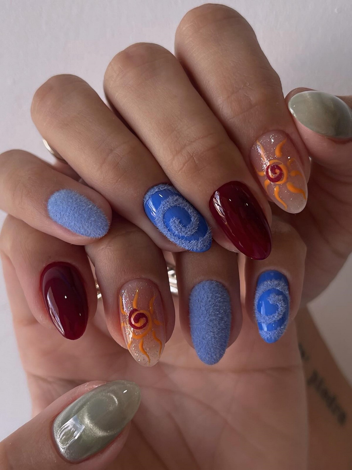 Что делает маникюр визуально неаккуратным