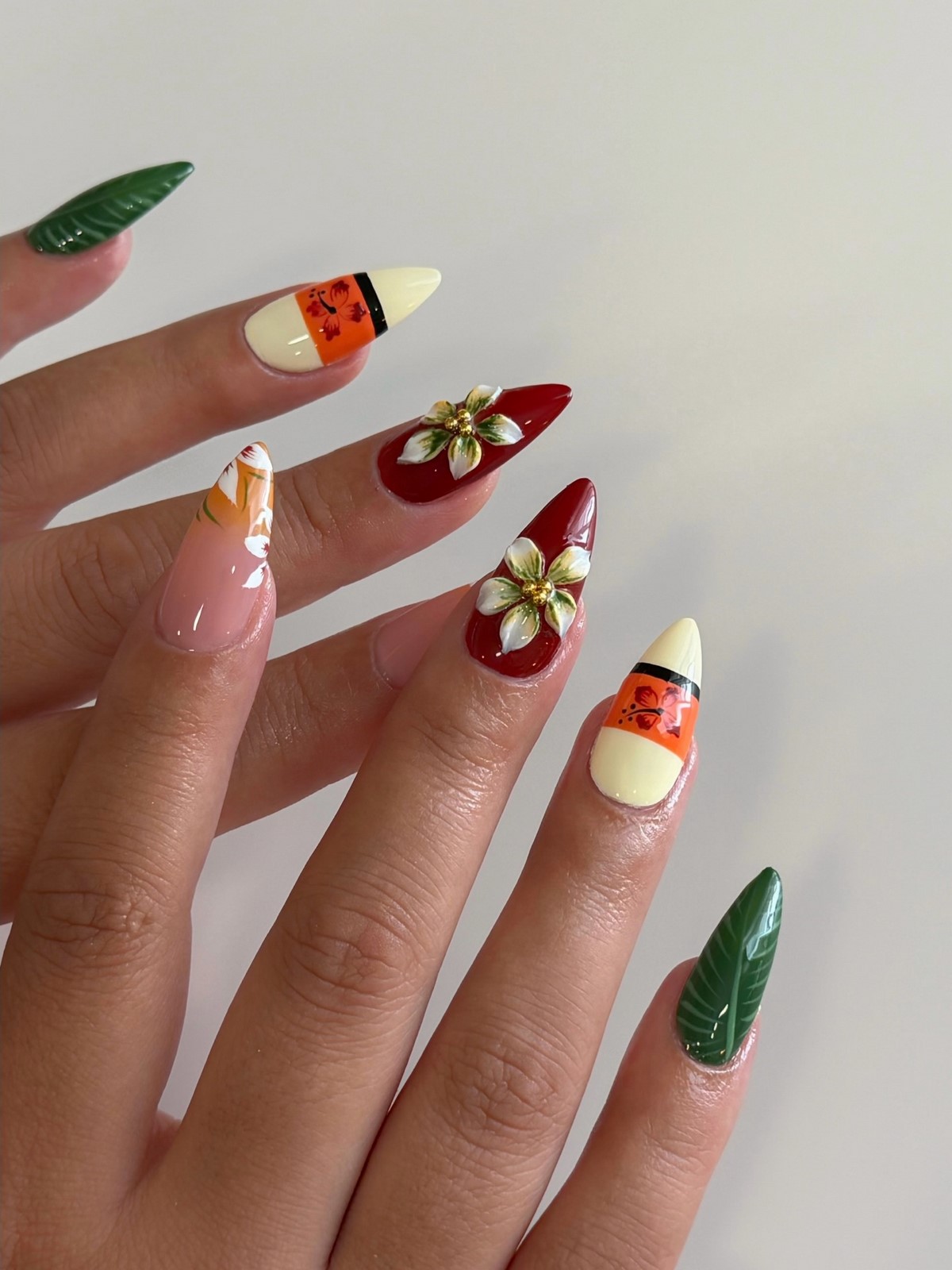 Что делает маникюр визуально неаккуратным