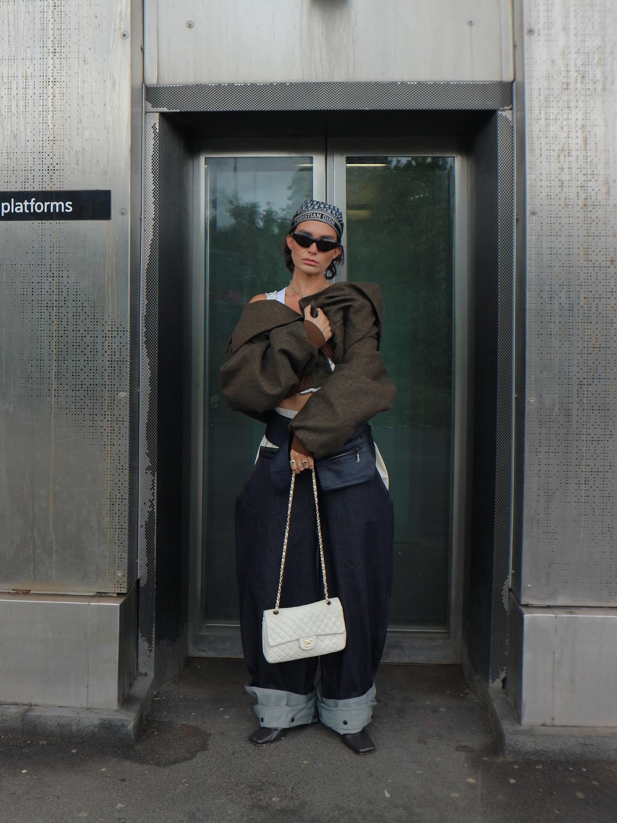 Что в одежде делает образ визуально перегруженным