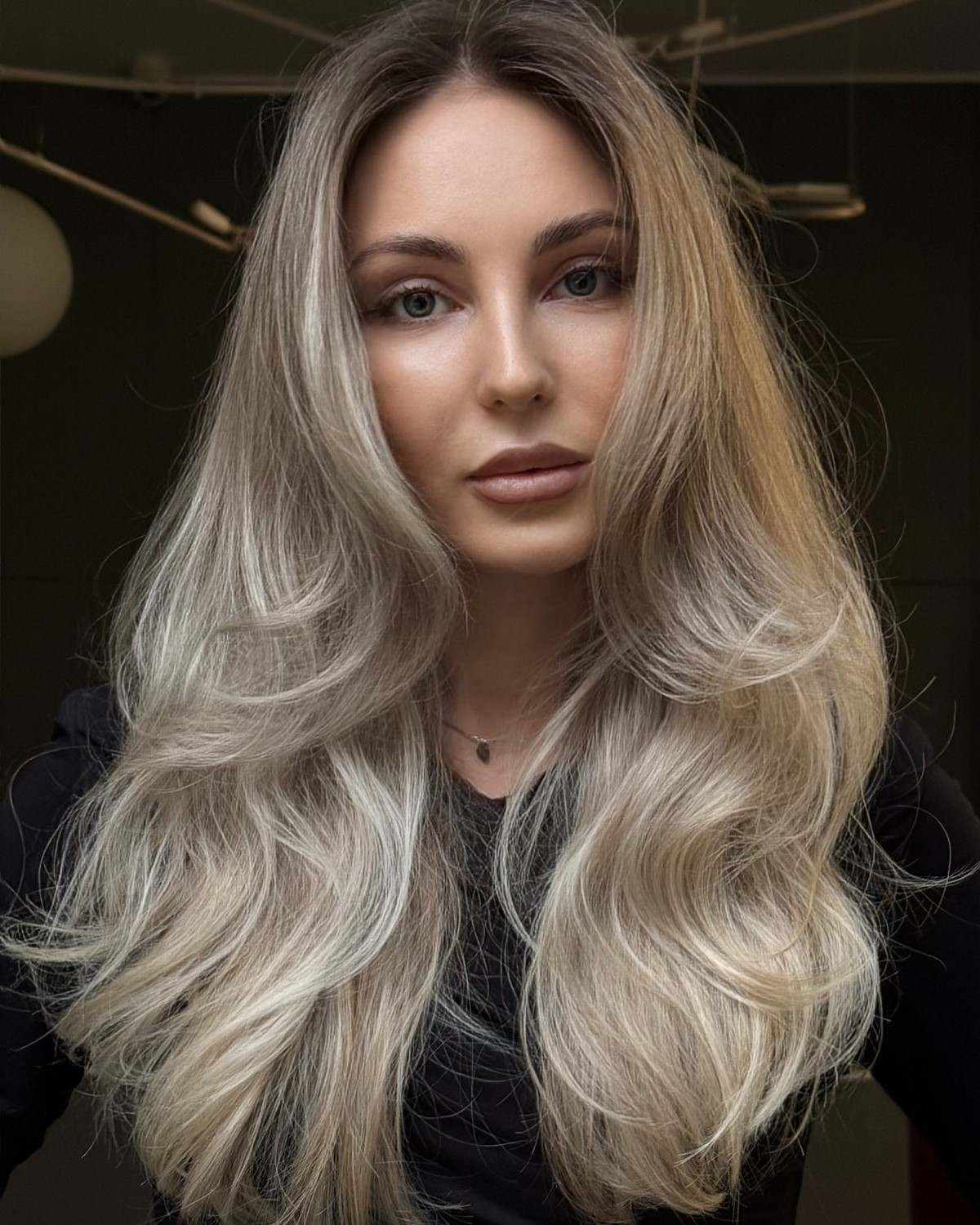 Что в прическе делает образ неухоженным