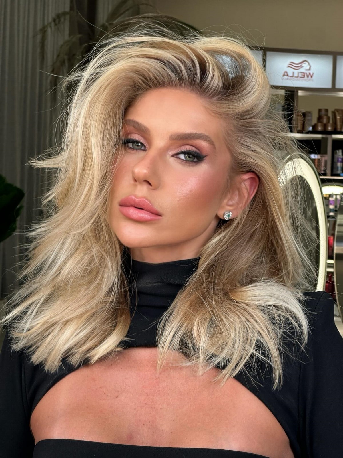 Что в прическе делает образ неухоженным