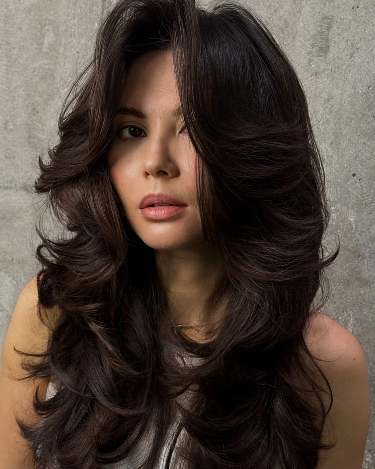 Что в прическе делает образ неухоженным