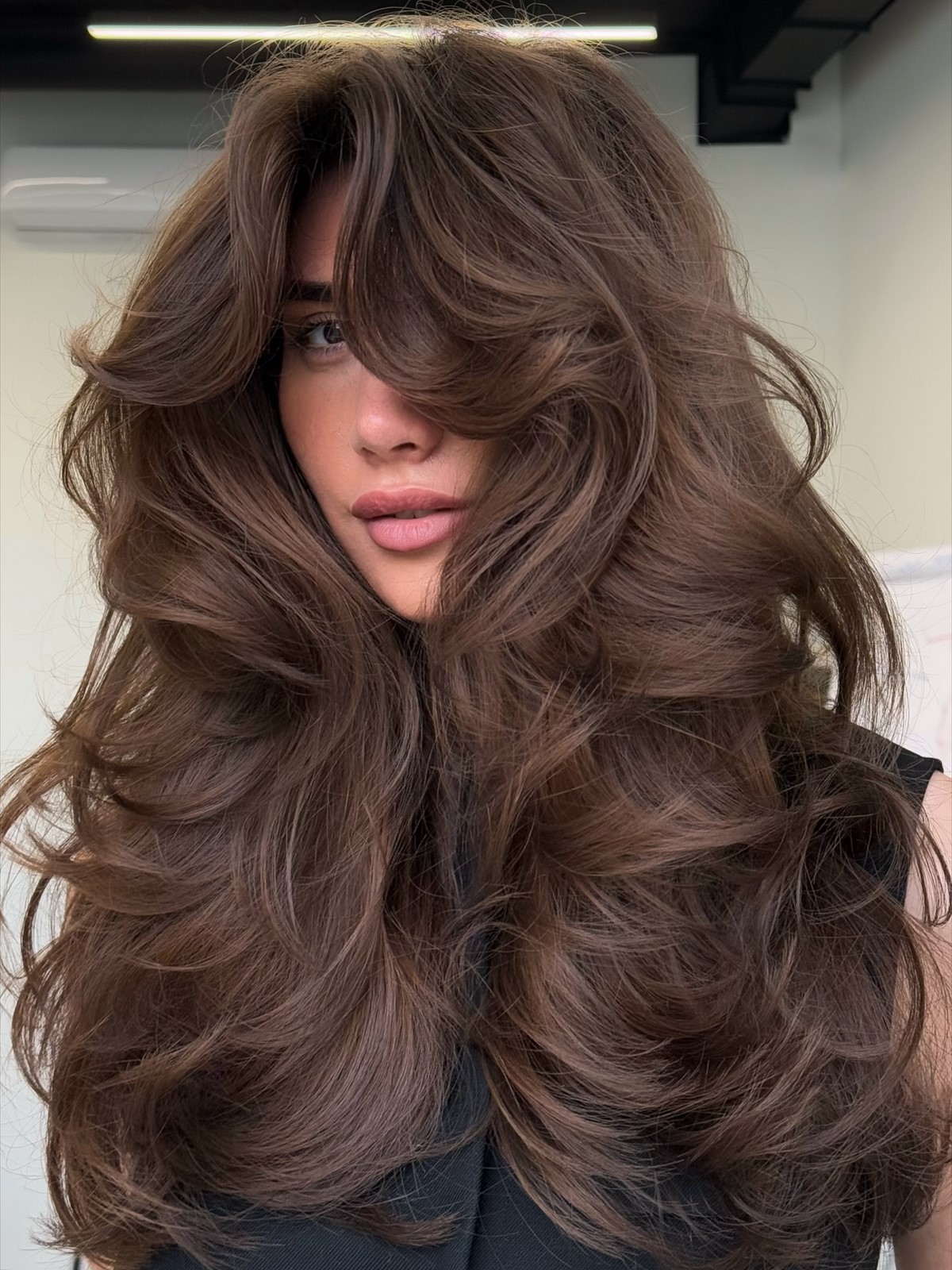 Что в прическе делает образ неухоженным