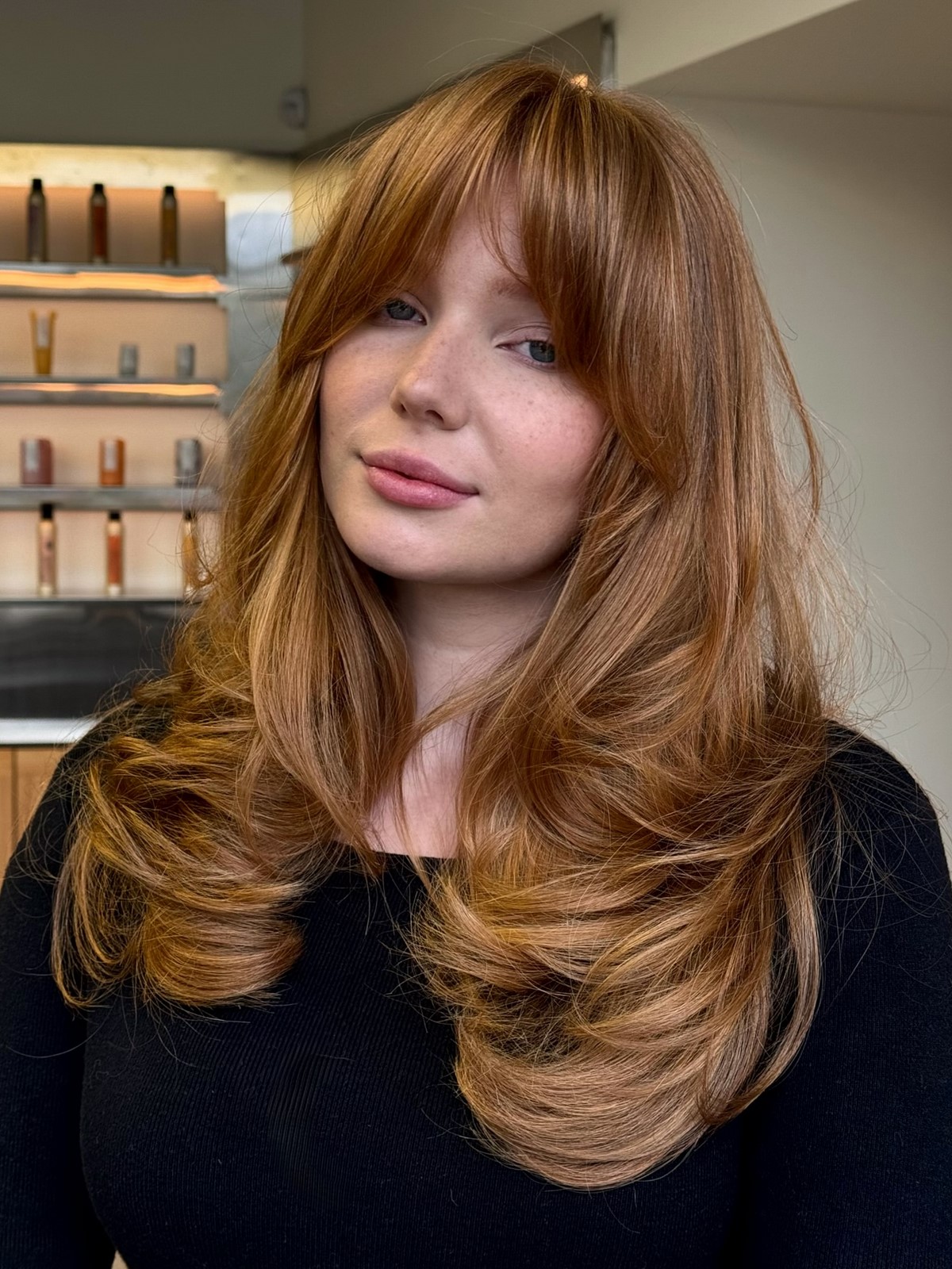 Что в прическе делает образ неухоженным