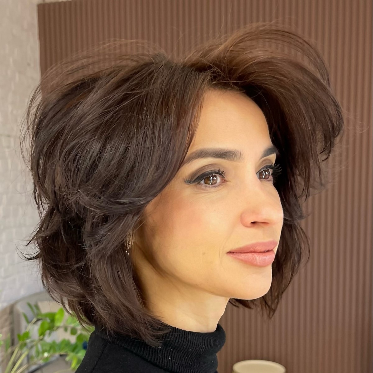 Что в прическе делает образ неухоженным