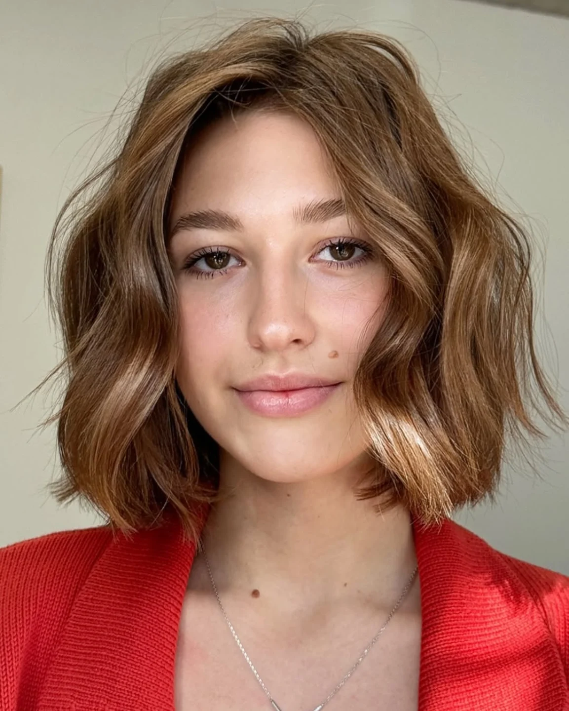 Эта длина волос выглядит аккуратнее — хотя кажется обычной