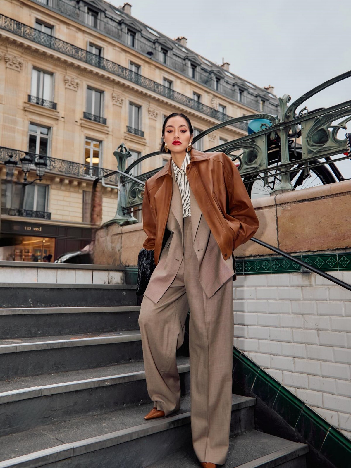 Этот цвет в одежде делает образ аккуратнее без усилий