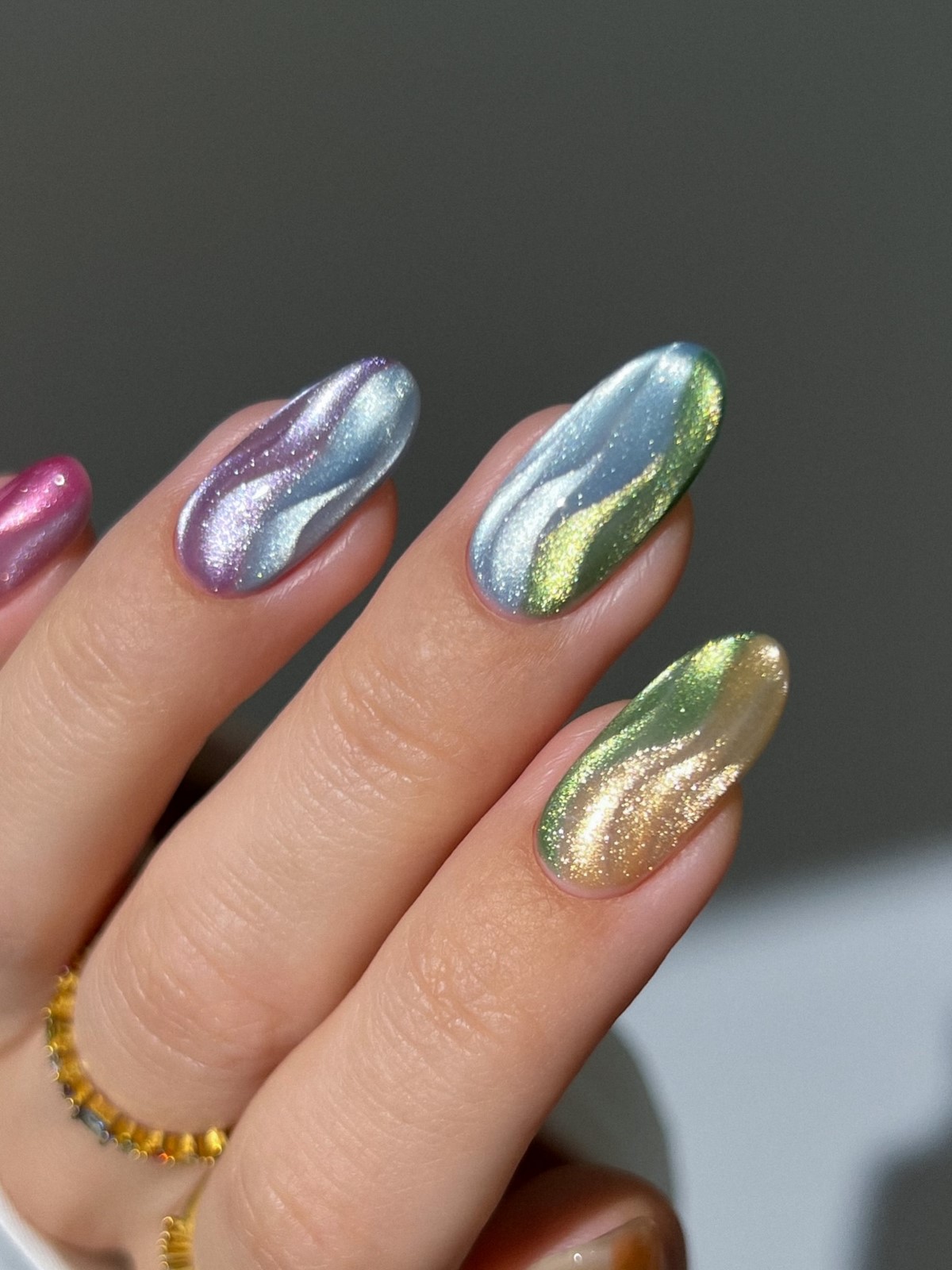 Маникюр с мягким блеском: альтернатива глянцу