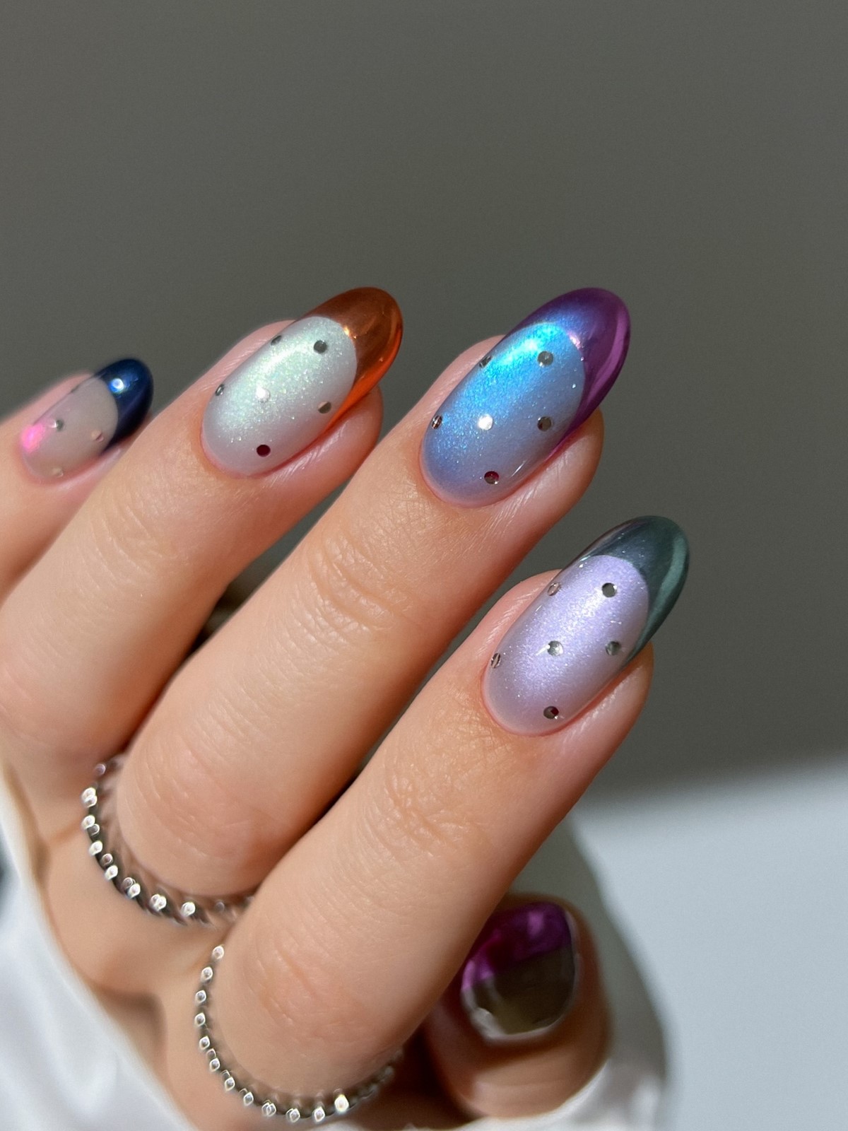 Маникюр с мягким блеском: альтернатива глянцу