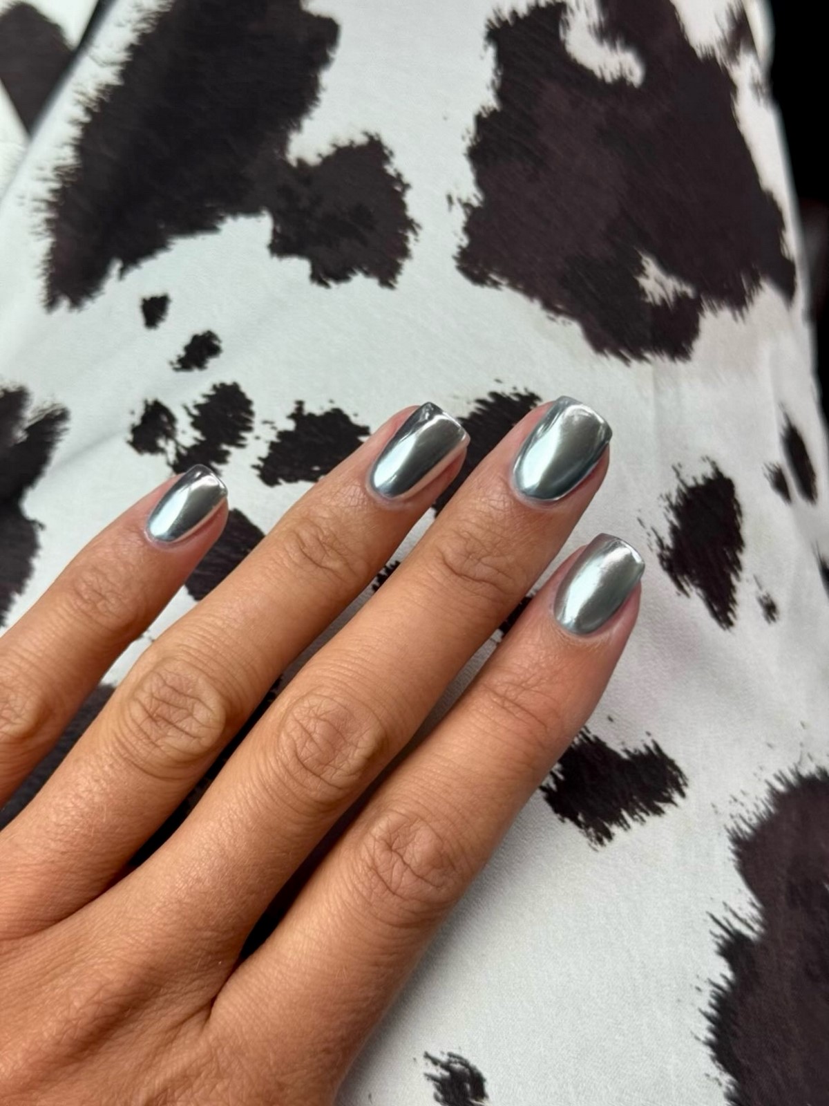 Маникюр с мягким блеском: альтернатива глянцу