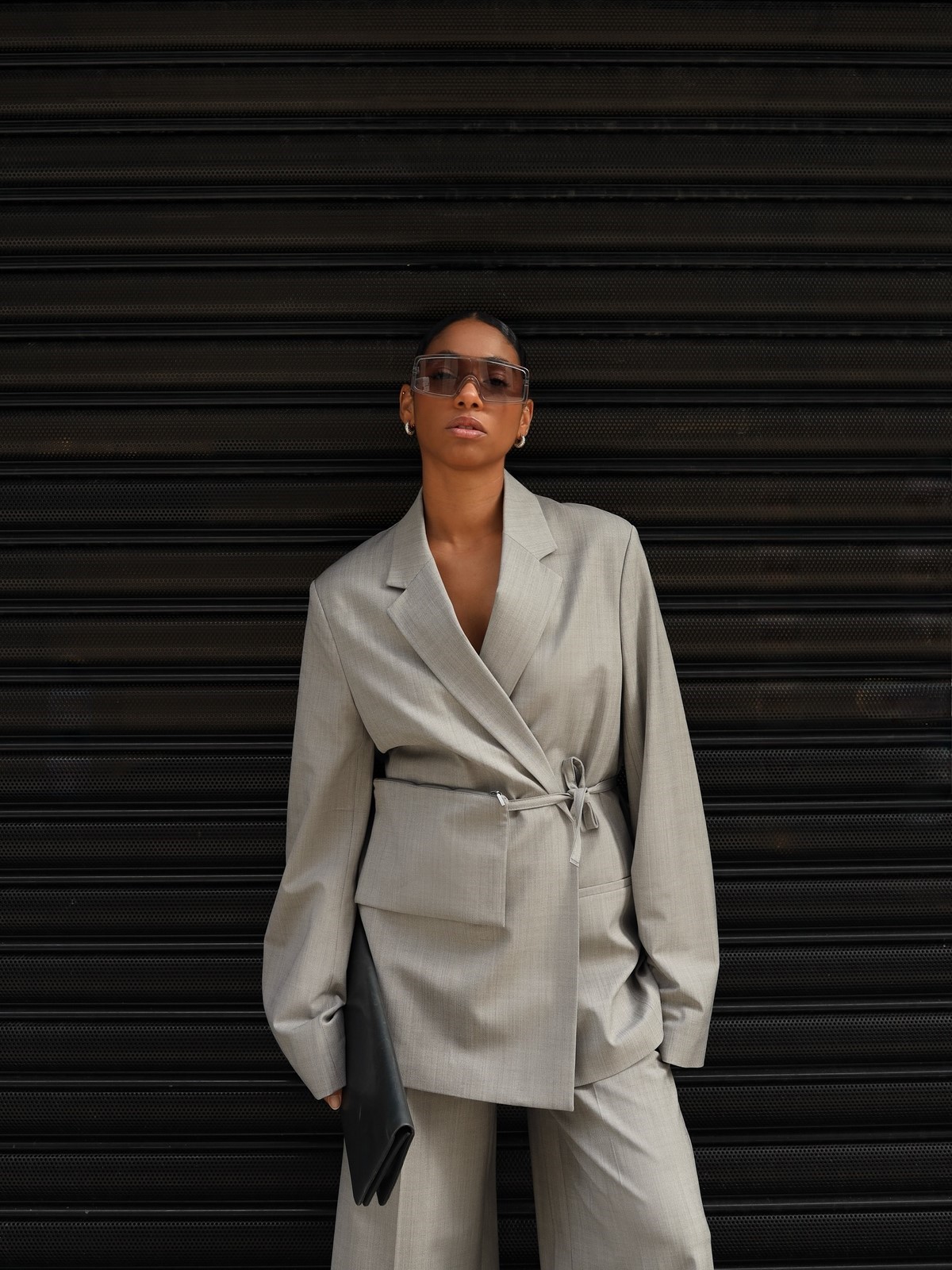 Вместо ярких деталей: спокойные акценты, которые делают образ чище