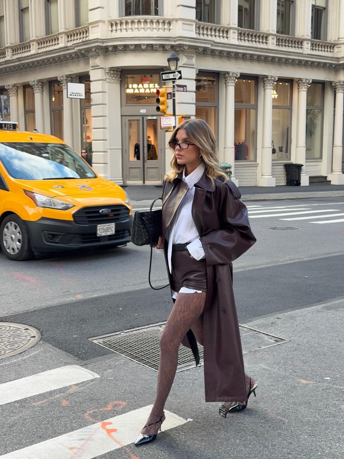 Вместо ярких деталей: спокойные акценты, которые делают образ чище