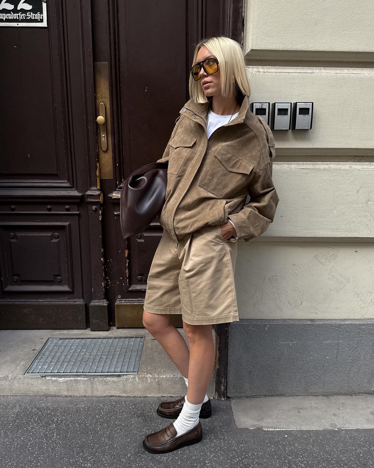 Вместо ярких деталей: спокойные акценты, которые делают образ чище